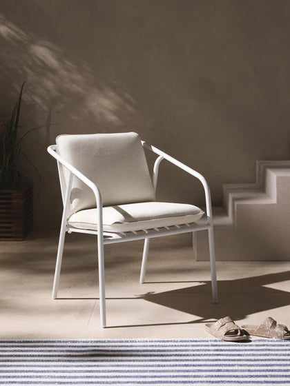 Set da 2 – 1 acquistato = 2 ricevuti Sedia da giardino Caio con braccioli